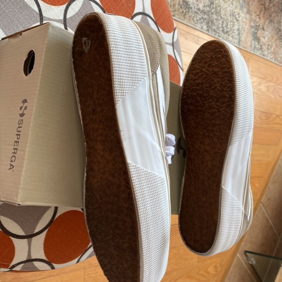 Superga, color block platform shoe, color is gray-fossil, and white. - Picture 4 of 10